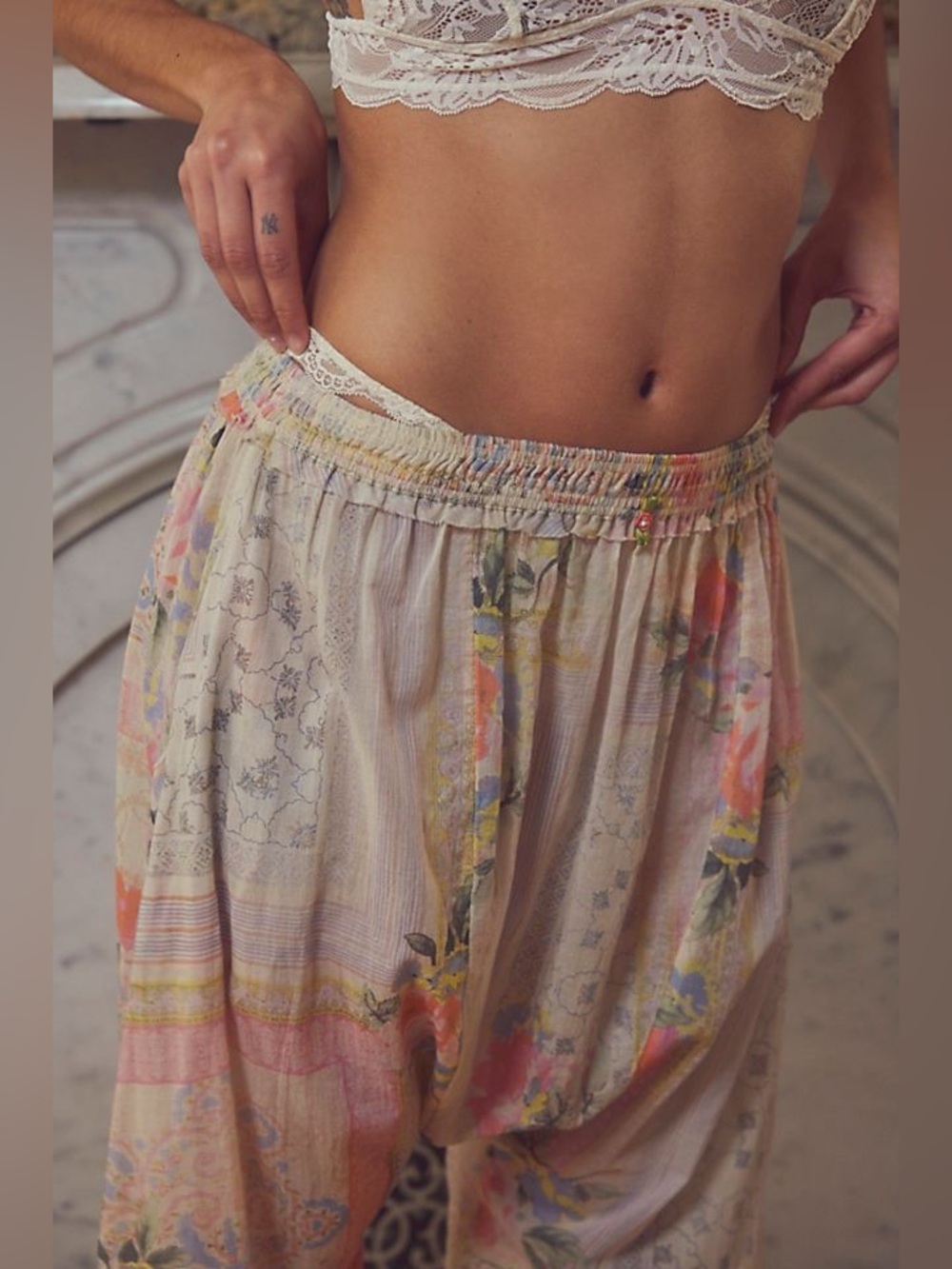 New! Free People Endless Afternoon Bloomers Sheer Floral Lace-Trim Capris 🌷 M - Picture 3 of 4